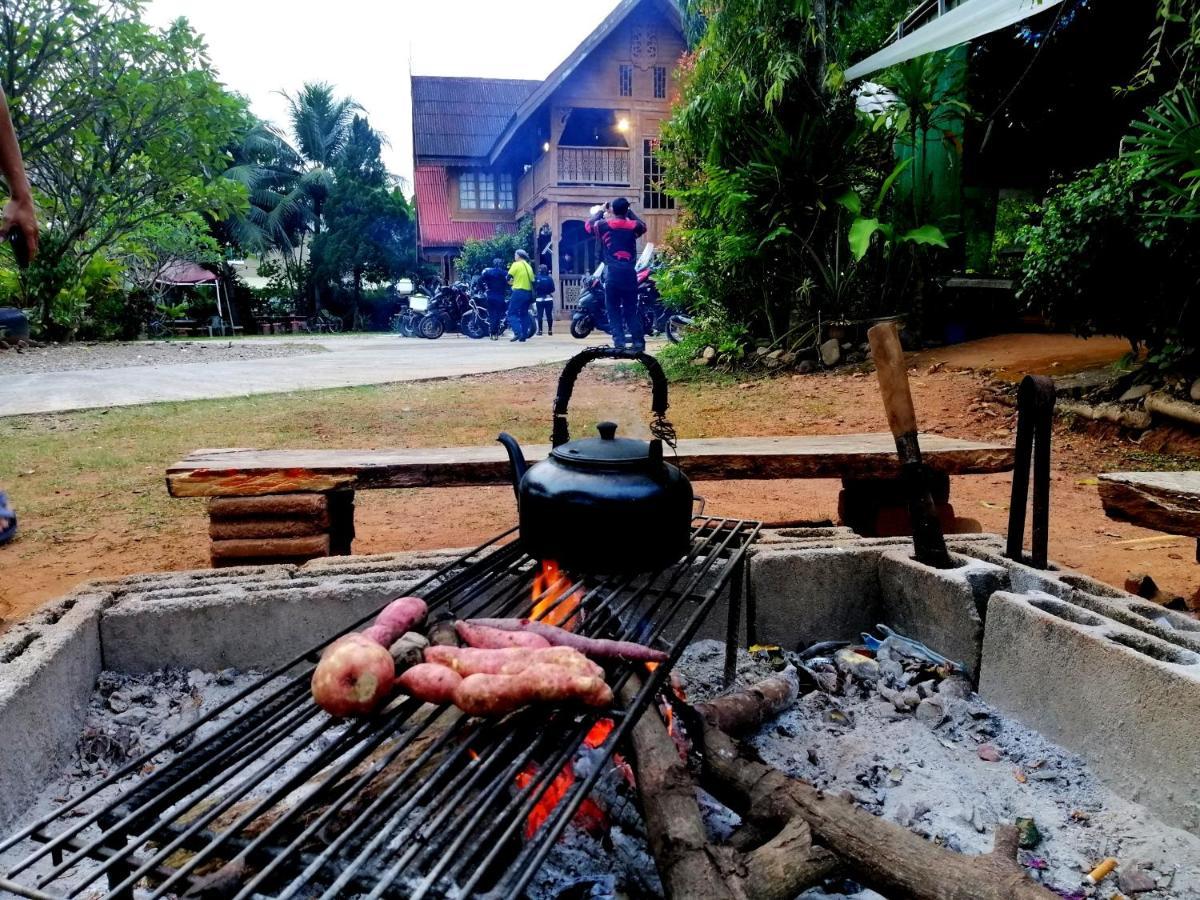 Hotel Crossroads House Mae Hong Son Exterior foto